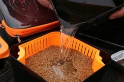 Bait Strainer 3,3 Pint - Guru 5 Bait Strainer 3,3 Pint - Guru -Visuitrusting Winkel 1266183916